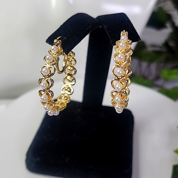 Gold Heart Hoop Link Earrings with Pearls - Picture 5 of 8